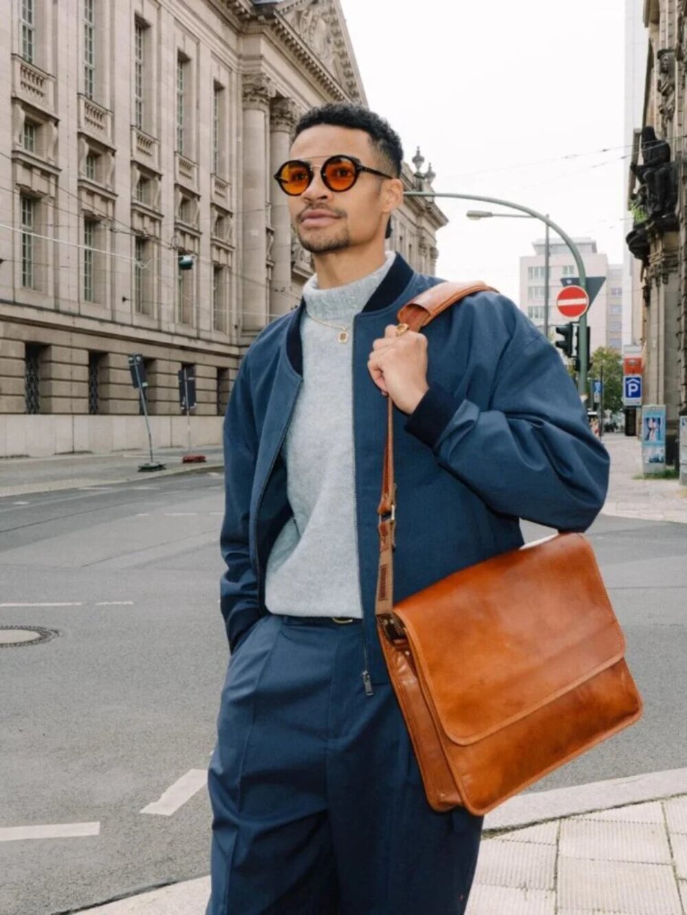 Berliner Ghent Real Leather Crossbody Messenger Bag, Design in Germany UNISEX